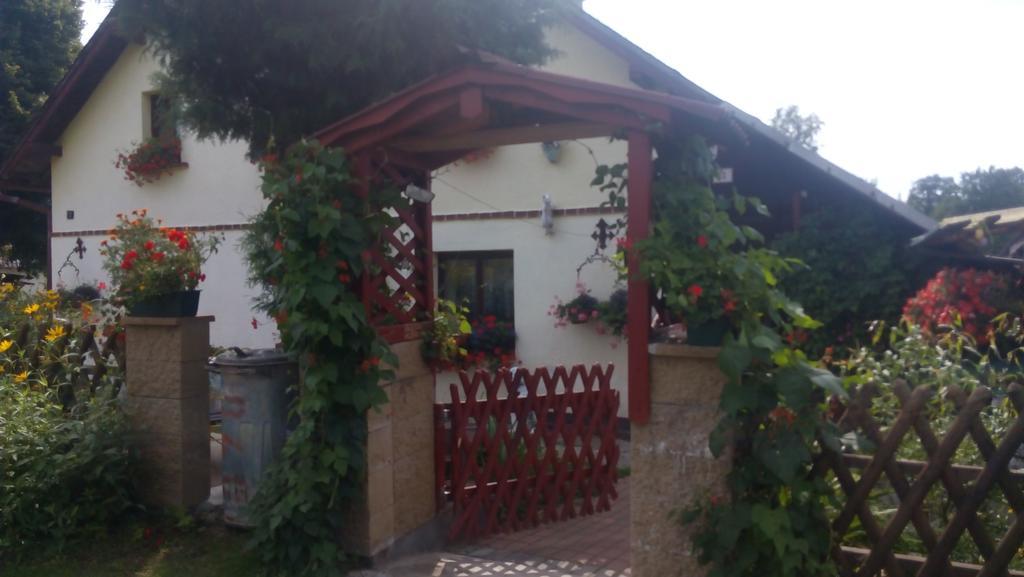 Hotel U Tri Kocek Jablonné v Podještědí Exterior foto